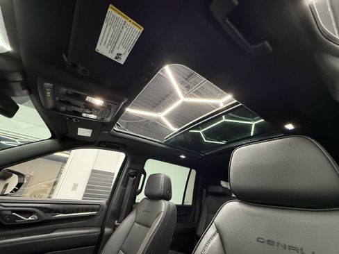Used 2023 GMC Yukon XL Denali w/ LPO, Floor Liner Package AWD/4WD image 12