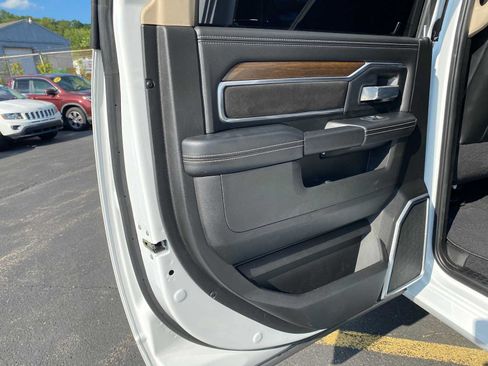Used 2022 RAM 2500 Laramie AWD/4WD image 40