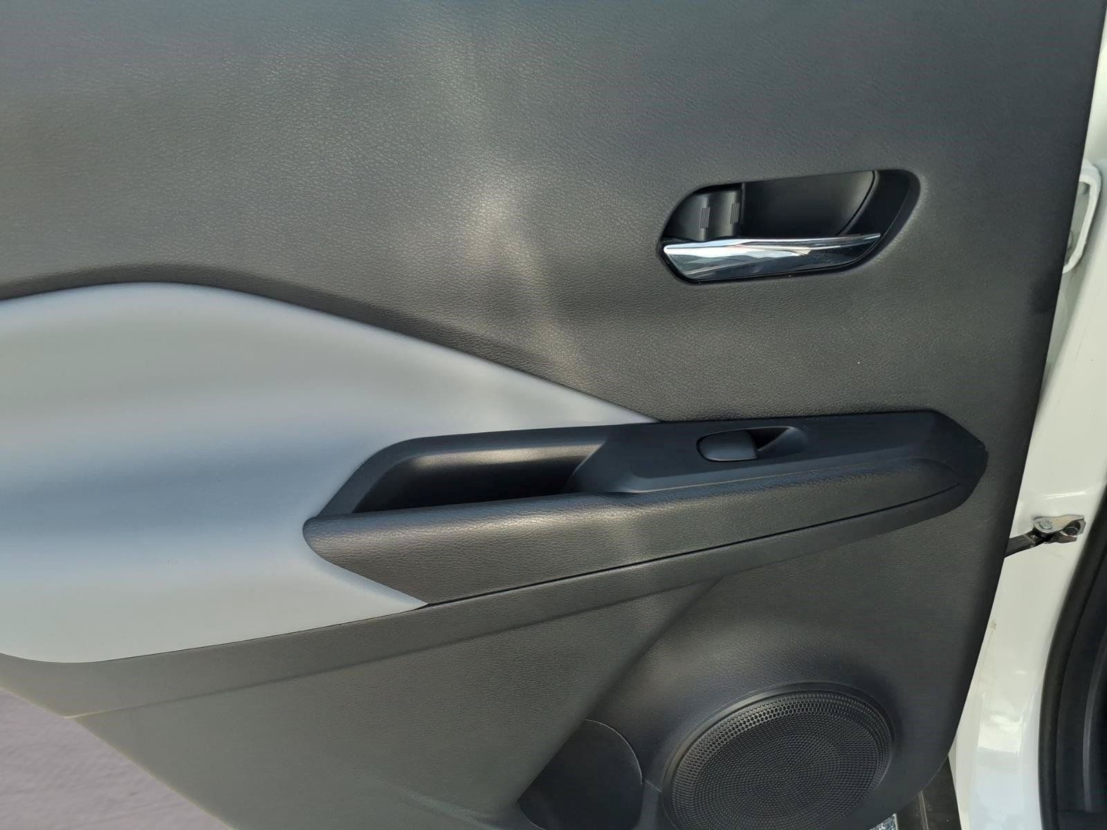 Used 2023 Nissan Kicks SR w/ SR Premium Package FWD image 15