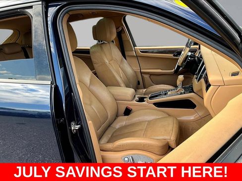 Used 2017 Porsche Macan AWD/4WD image 36
