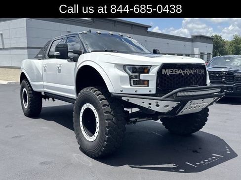 Used 2019 Ford F350 Lariat w/ Lariat Ultimate Package AWD/4WD image 3