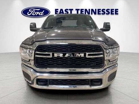 Used 2024 RAM 2500 Tradesman w/ Chrome Appearance Group AWD/4WD image 9