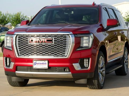 Used 2021 GMC Yukon Denali w/ LPO, Illumination Package AWD/4WD image 3