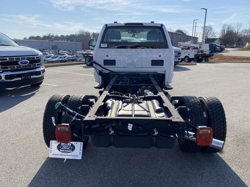 New 2025 Ford F450 XL image 5