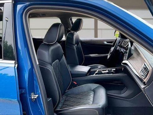 Used 2025 Volkswagen Atlas SEL Premium R-Line AWD/4WD image 7