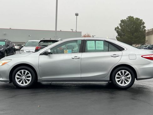 Used 2016 Toyota Camry LE image 9