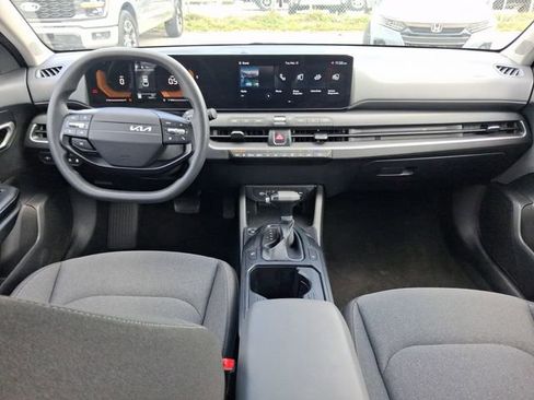 Used 2025 Kia K4 LXS image 7
