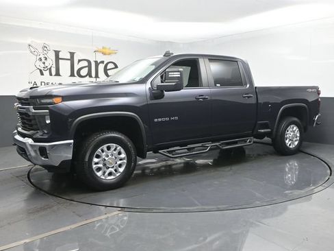 Used 2024 Chevrolet Silverado 2500 LT w/ Convenience Package AWD/4WD image 32