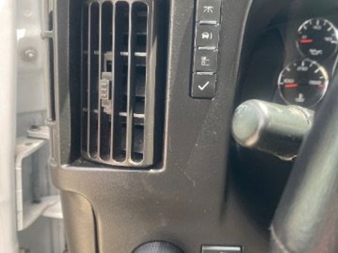 Used 2016 Chevrolet Express 3500 LS RWD image 20