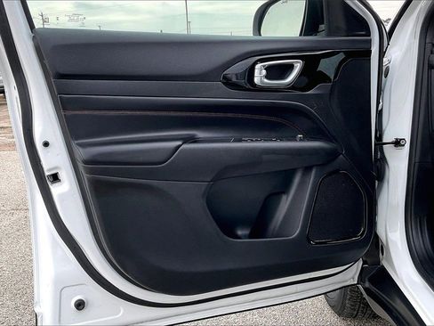 Used 2023 Jeep Compass Trailhawk image 17