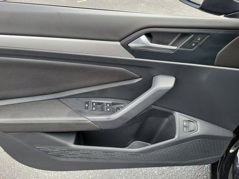 Certified 2024 Volkswagen Jetta Sport image 21