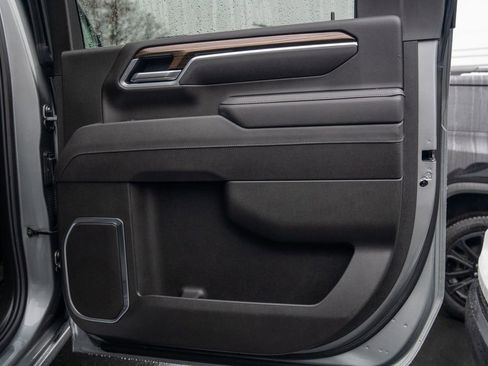 Used 2025 Chevrolet Silverado 2500 LT w/ Convenience Package image 14