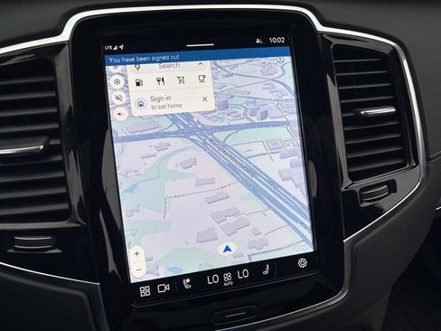 Used 2023 Volvo XC90 B6 Ultimate w/ Protection Package Premier image 19