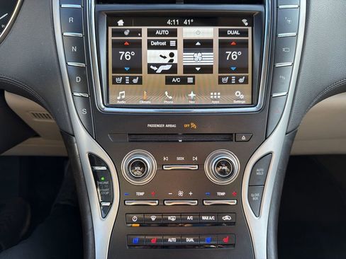 Used 2018 Lincoln MKX Reserve image 17