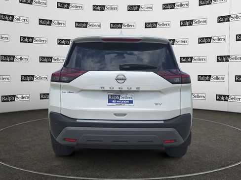 Used 2023 Nissan Rogue SV image 5