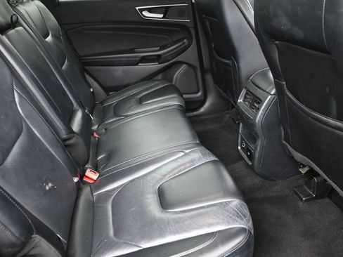 Used 2022 Ford Edge Titanium image 8