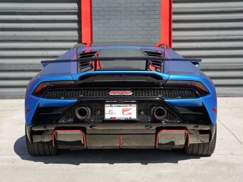 Used 2021 Lamborghini Huracan EVO RWD image 15