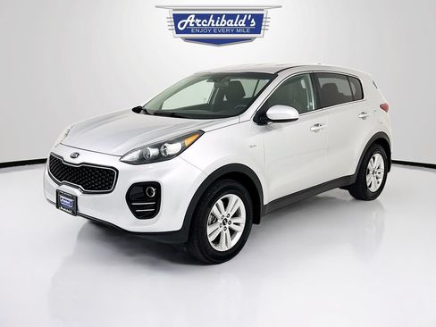Used 2017 Kia Sportage LX AWD/4WD image 3