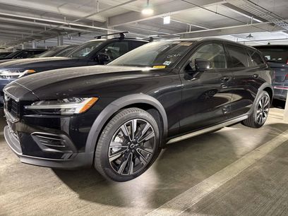 Used 2025 Volvo V60 B5 Cross Country Ultra