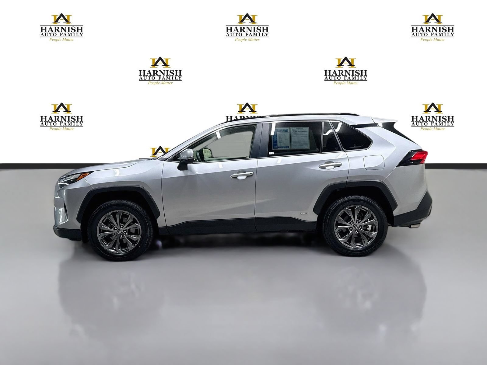Used 2023 Toyota RAV4 XLE Premium AWD/4WD image 10