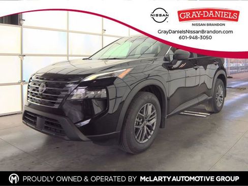 Used 2025 Nissan Rogue S image 1