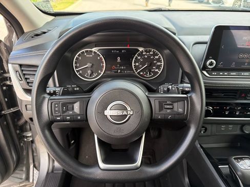 Used 2024 Nissan Rogue S FWD image 27