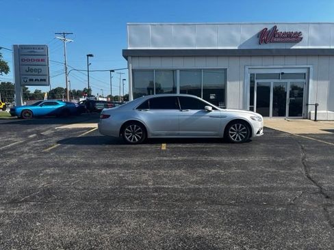 Used 2017 Lincoln Continental Premiere AWD/4WD image 7
