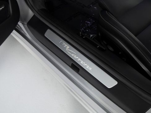 Certified 2024 Porsche 911 Carrera RWD image 22