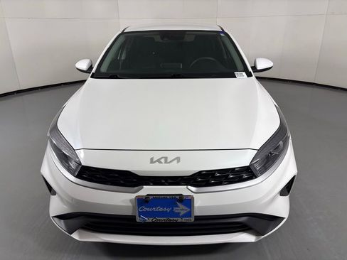 Used 2023 Kia Forte LXS FWD image 3