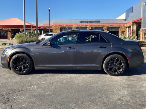 Used 2023 Chrysler 300 S image 8