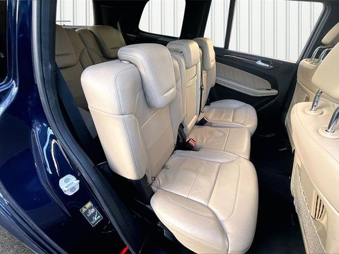 Used 2016 Mercedes-Benz GL 550 4MATIC image 25