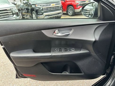Used 2024 Kia Forte LXS FWD image 28