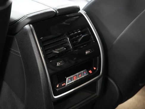 Used 2021 BMW X5 M w/ Competition Package AWD/4WD image 27