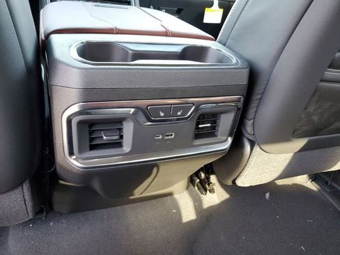 New 2026 GMC Sierra 3500 Denali Ultimate AWD/4WD image 17