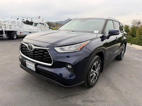 Used 2020 Toyota Highlander XLE image 1