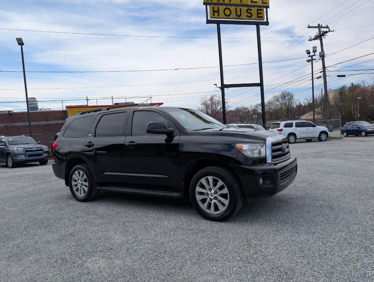 Used 2016 Toyota Sequoia SR5 RWD image 3