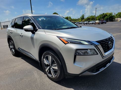 Used 2023 Nissan Rogue SL w/ SL Premium Package FWD image 3