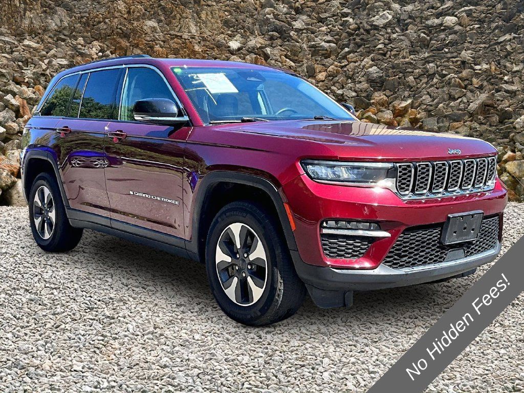 Used 2023 Jeep Grand Cherokee 4WD 4xe image 9