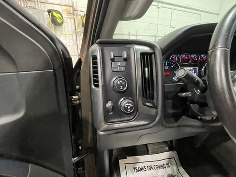 Used 2015 Chevrolet Silverado 2500 LT w/ LT Convenience Package image 28