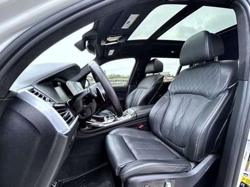 Used 2020 BMW X7 M50i w/ Dynamic Handling Package AWD/4WD image 10