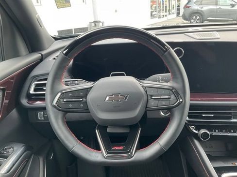 Used 2026 Chevrolet Traverse RS w/ LPO, Floor Liner Package AWD/4WD image 3