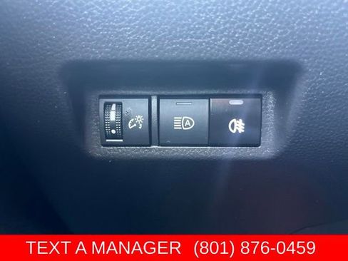 Used 2025 Toyota RAV4 XLE AWD/4WD image 22
