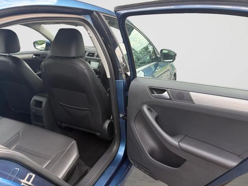 Used 2018 Volkswagen Jetta SE FWD image 17