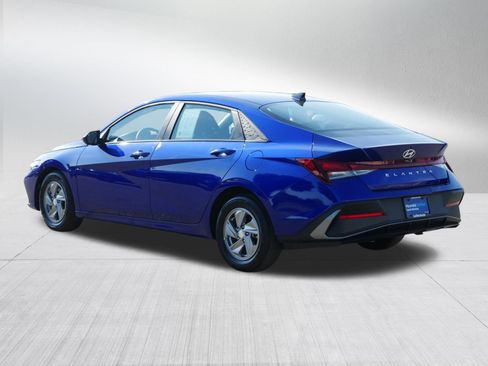 Certified 2025 Hyundai Elantra SE FWD image 5
