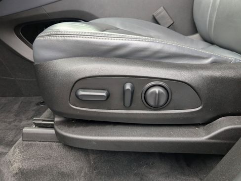 Used 2018 Buick Enclave Essence w/ LPO, Luxury Package image 30