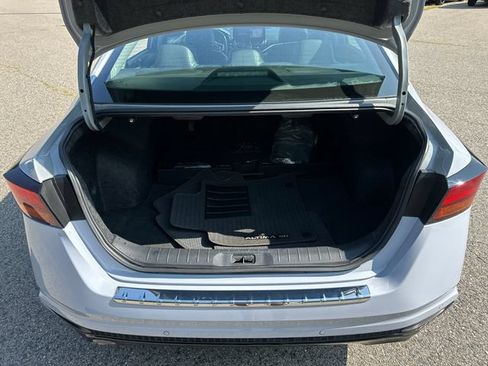 Used 2023 Nissan Altima 2.5 SR w/ SR Premium Package AWD/4WD image 13