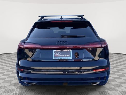 Used 2022 Audi e-tron Premium Plus w/ Premium Plus Package image 6