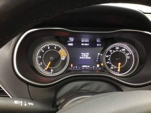 Used 2021 Jeep Cherokee Trailhawk w/ Sun & Sound Group AWD/4WD image 12