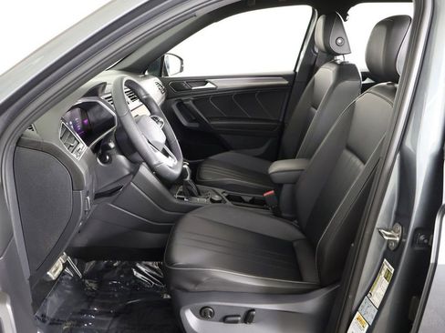 Used 2022 Volkswagen Tiguan SE R-Line AWD/4WD image 30