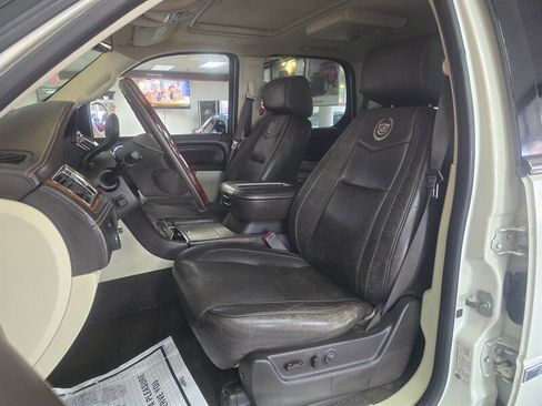 Used 2012 Cadillac Escalade Platinum image 9